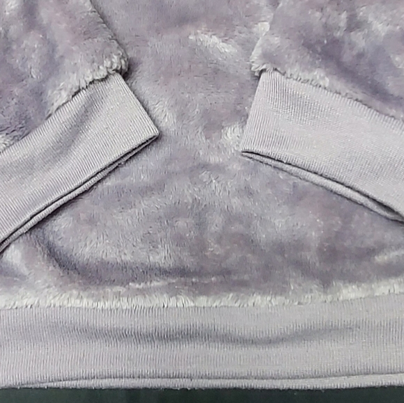Cold Crush pullover sweater, super soft, women's size medium. - Picture 9 of 9